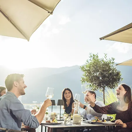 Max Panorama By We Rent